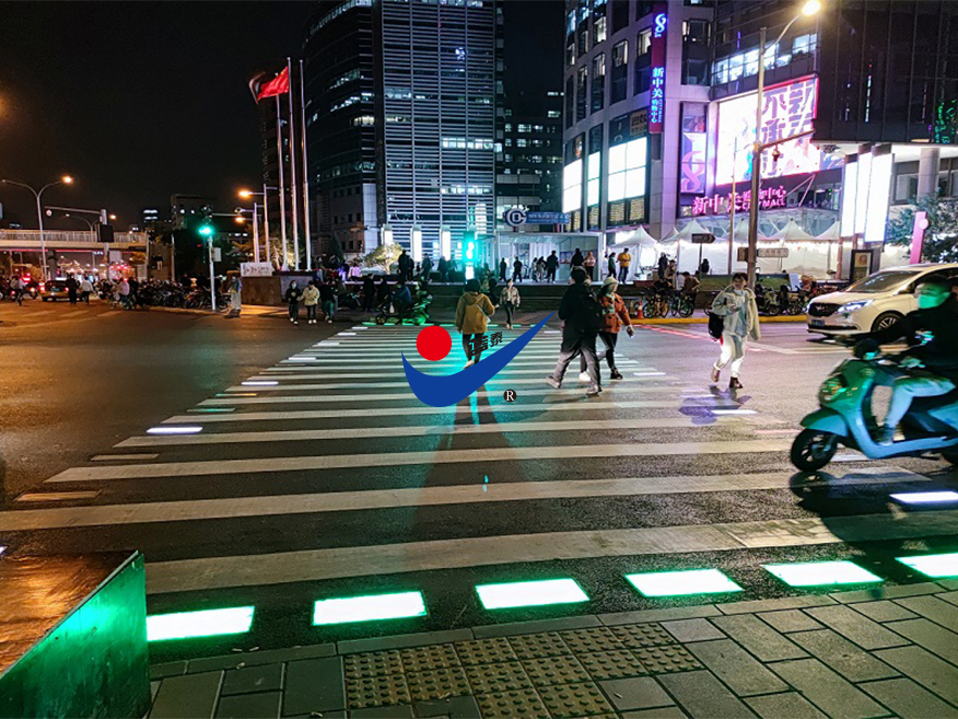 北（běi）京新中關購物中心.jpg